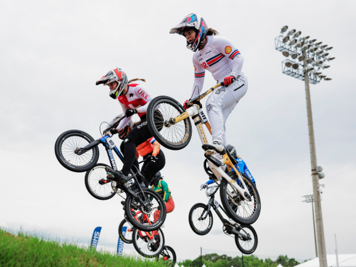 BMX ryttere i spring